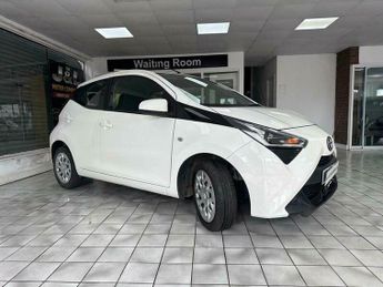 Toyota AYGO 1.0 VVT-i x-play x-shift Euro 6 5dr