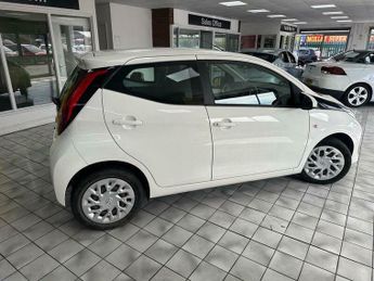 Toyota AYGO 1.0 VVT-i x-play x-shift Euro 6 5dr