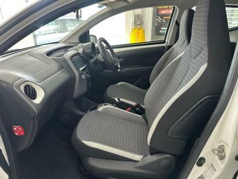 Toyota AYGO 1.0 VVT-i x-play x-shift Euro 6 5dr