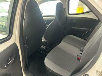 Toyota AYGO 1.0 VVT-i x-play x-shift Euro 6 5dr