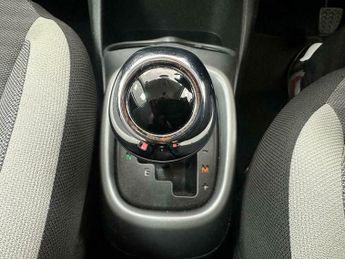 Toyota AYGO 1.0 VVT-i x-play x-shift Euro 6 5dr