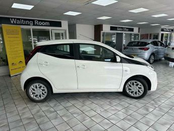 Toyota AYGO 1.0 VVT-i x-play x-shift Euro 6 5dr