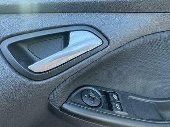 Ford Focus 1.6 Zetec Powershift Euro 5 5dr
