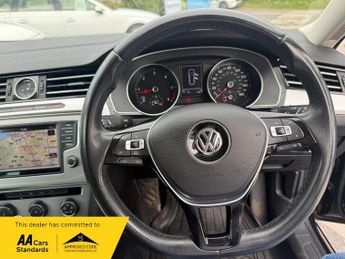 Volkswagen Passat SE BUSINESS TDI BLUEMOTION TECH DSG 1 FORMER LADY OWNER 9 STAMP 
