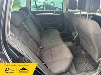 Volkswagen Passat SE BUSINESS TDI BLUEMOTION TECH DSG 1 FORMER LADY OWNER 9 STAMP 