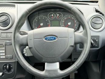 Ford Fiesta 1.6 Ghia 5dr