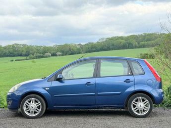 Ford Fiesta 1.6 Ghia 5dr