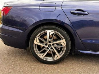 Audi A4 2.0 TFSI 45 Vorsprung Saloon 4dr Petrol S Tronic quattro