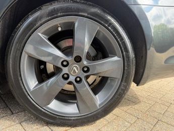 Lexus IS 2.5 250 SE-L Convertible 2dr Petrol Auto Euro 4 (208 ps)