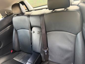 Lexus IS 2.5 250 SE-L Convertible 2dr Petrol Auto Euro 4 (208 ps)