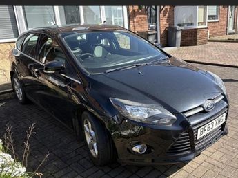 Ford Focus 1.0T EcoBoost Zetec Navigator Hatchback 5dr Petrol Manual Euro 5