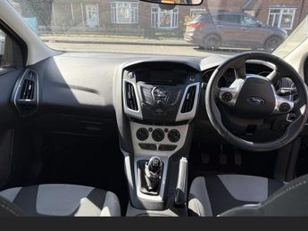Ford Focus 1.0T EcoBoost Zetec Navigator Hatchback 5dr Petrol Manual Euro 5
