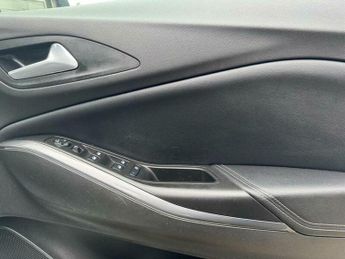Vauxhall Grandland X 1.2 Turbo Elite Nav Auto Euro 6 (s/s) 5dr