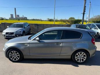 BMW 1 SERIES 2.0 118d SE Steptronic Euro 5 3dr