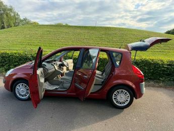 Renault Scenic 1.6 VVT Privilege 5dr