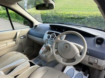 Renault Scenic 1.6 VVT Privilege 5dr