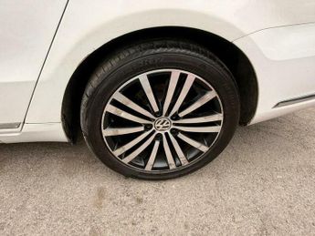 Volkswagen Passat 2.0 TDI BlueMotion Tech Executive DSG Euro 5 (s/s) 4dr
