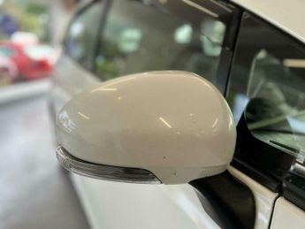 Toyota Prius 1.8 VVT-h Excel CVT Euro 5 (s/s) 5dr