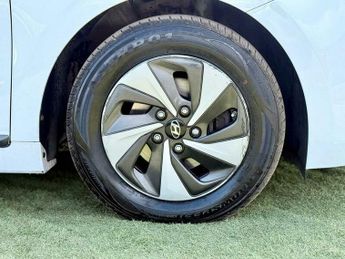 Hyundai Ioniq 1.6 h-GDi Premium DCT Euro 6 (s/s) 5dr