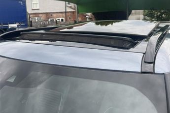 Land Rover Discovery 2.0 SD4 HSE Luxury SUV 5dr Diesel Auto 4WD Euro 6 (s/s) (240 ps)