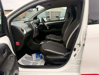 Toyota AYGO 1.0 VVT-i x-trend x-shift Euro 6 5dr (Safety Sense)