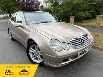 Mercedes C Class C180 2.0 SPORT HPI CLEAR-FSH-JUST SERVICED