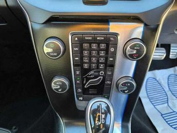 Volvo V40 D2 R-DESIGN NAV