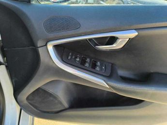 Volvo V40 D2 R-DESIGN NAV