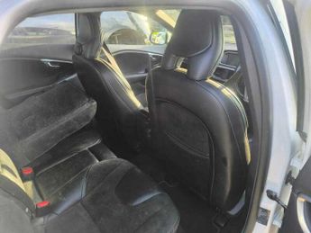 Volvo V40 D2 R-DESIGN NAV