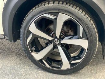 Nissan Juke 1.0 DIG-T Tekna DCT Auto Euro 6 (s/s) 5dr