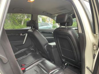 Chevrolet Captiva 2.2 VCDi LTZ SUV 5dr Diesel Auto 4WD Euro 5 (7 Seats) (184 ps)