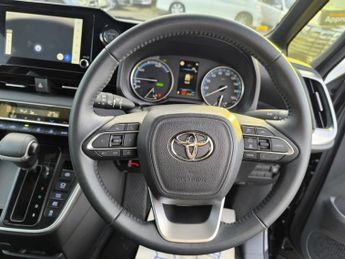 Toyota Voxy 1.8 Hybrid 8 Seats 5dr ULEZ Free