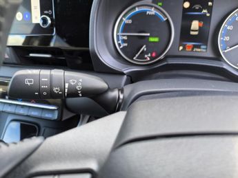 Toyota Voxy 1.8 Hybrid 8 Seats 5dr ULEZ Free