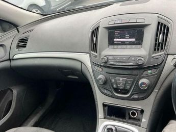 Vauxhall Insignia 1.4i Turbo Design Euro 6 (s/s) 5dr