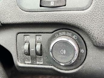 Vauxhall Insignia 1.4i Turbo Design Euro 6 (s/s) 5dr