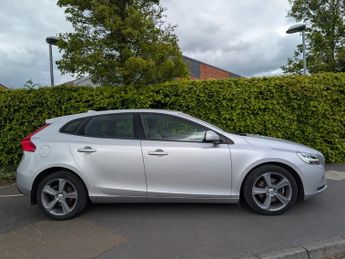 Volvo V40 T2 MOMENTUM