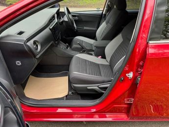 Toyota Auris VVT-I BUSINESS EDITION