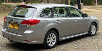 Subaru Legacy ES NAV
