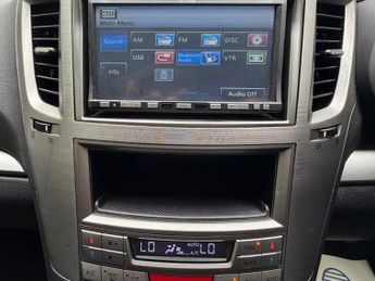 Subaru Legacy ES NAV