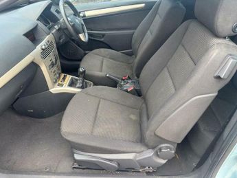 Vauxhall Astra 1.6i Sport Twin Top 2dr