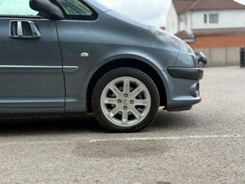 Peugeot 1007 1.4 8v Sport 3dr