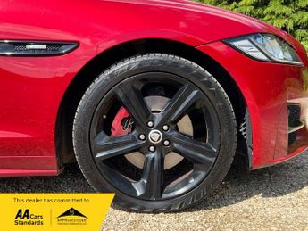 Jaguar XF D R-SPORT