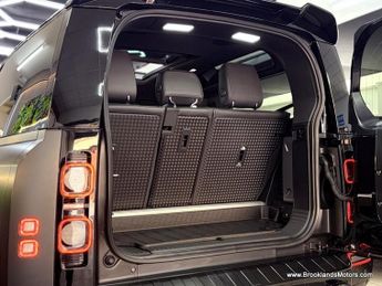 Land Rover Defender V8 CARPATHIAN EDITION [3X LAND ROVER SERVICES & HUGE SPEC]