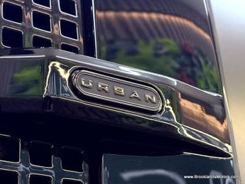 Land Rover Defender V8 CARPATHIAN EDITION [3X LAND ROVER SERVICES, MILLTEK EXHAUST A