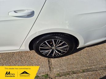 Volkswagen Golf 2.0 TDI SE Nav Estate 5dr Diesel DSG Euro 6 (s/s) (150 ps)