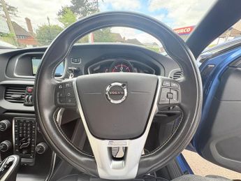 Volvo V40 D3 R-DESIGN PRO