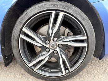 Volvo V40 D3 R-DESIGN PRO