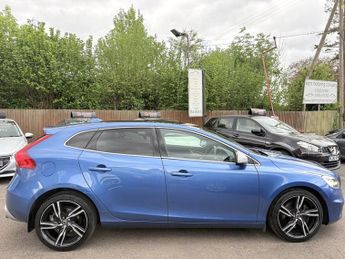 Volvo V40 D3 R-DESIGN PRO