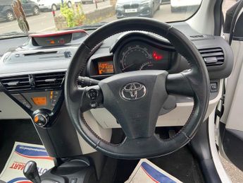 Toyota iQ VVT-I IQ2