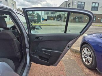 Vauxhall Astra 1.8i 16v Life 5dr
